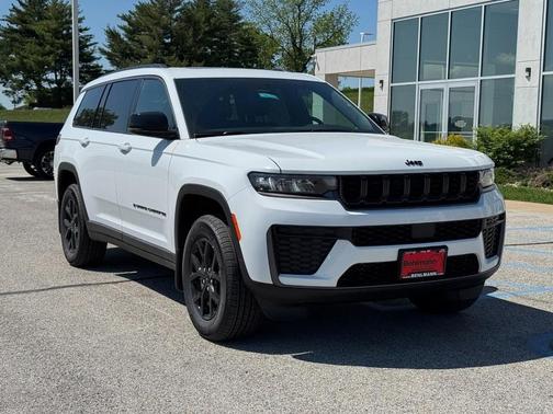 Bright White Clearcoat 2026 Jeep Grand Cherokee L Laredo