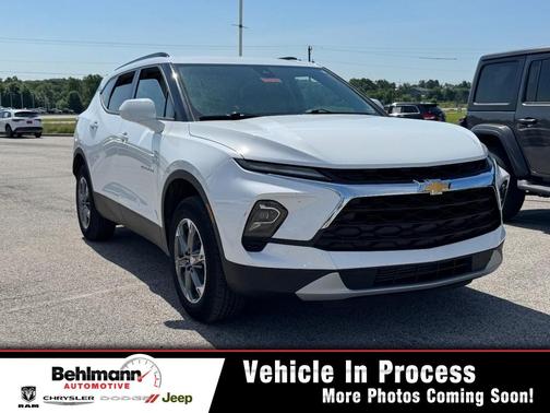 Summit White / White 2024 Chevrolet Blazer LT