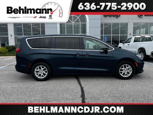 2023 Chrysler Pacifica Touring-L