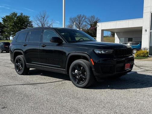 2025 Jeep Grand Cherokee L Laredo