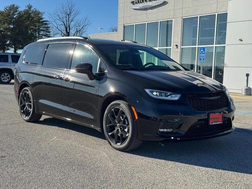 2026 Chrysler Pacifica Select FWD