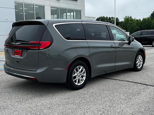 Ceramic Gray Clearcoat 2023 Chrysler Pacifica Touring-L