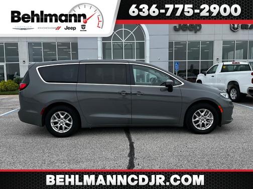 Ceramic Gray Clearcoat 2023 Chrysler Pacifica Touring-L