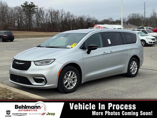 2024 Chrysler Pacifica Touring-L