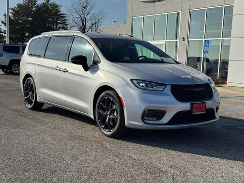 2026 Chrysler Pacifica Select FWD