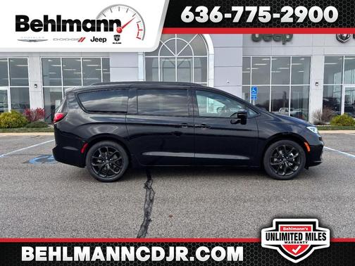 2026 Chrysler Pacifica Limited FWD