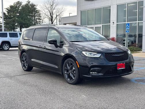 2026 Chrysler Pacifica Limited FWD