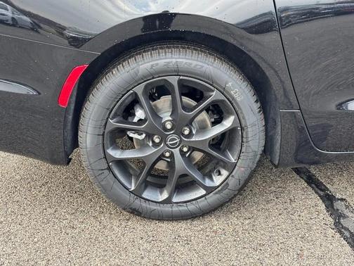 2026 Chrysler Pacifica Limited FWD