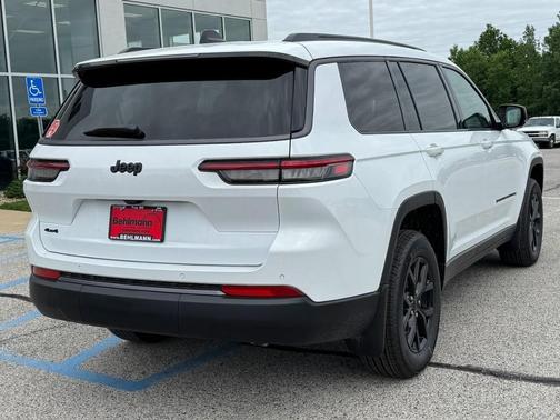 Bright White Clearcoat 2026 Jeep Grand Cherokee L Laredo