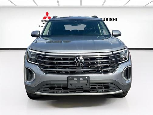 Silver Mist Metallic 2025 Volkswagen Atlas 2.0T SE w/Technology