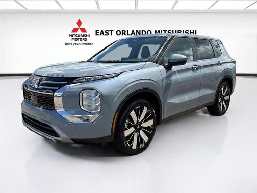 Moonstone Gray Metallic 2026 Mitsubishi Outlander SE 1.5T 2WD
