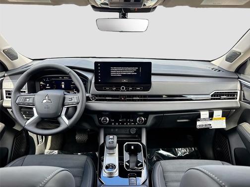 Graphite Gray 2026 Mitsubishi Outlander SE