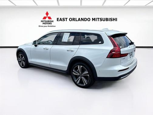 Crystal White Pearl 2025 Volvo V60 Cross Country Plus, B5 AWD Gas (mild hybrid)