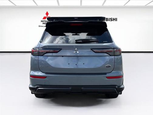 Moonstone Gray Metallic W/ Black Roof 2026 Mitsubishi Outlander TRAIL EDITION S-AWC