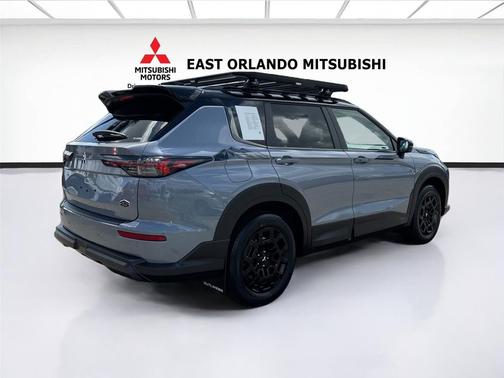 Moonstone Gray Metallic W/ Black Roof 2026 Mitsubishi Outlander TRAIL EDITION S-AWC