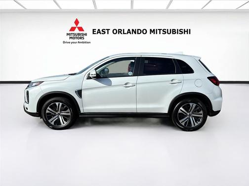 White Diamond 2025 Mitsubishi Outlander Sport SE