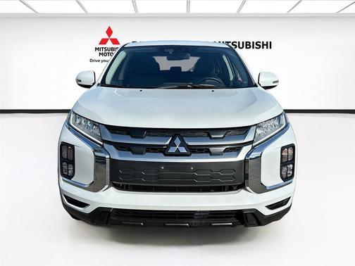 White Diamond 2025 Mitsubishi Outlander Sport SE