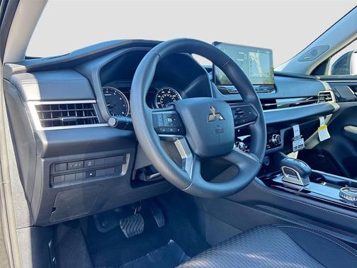 Black Diamond 2026 Mitsubishi Outlander ES 1.5T 2WD