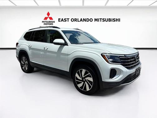 Pure White 2025 Volkswagen Atlas 2.0T SE w/Technology