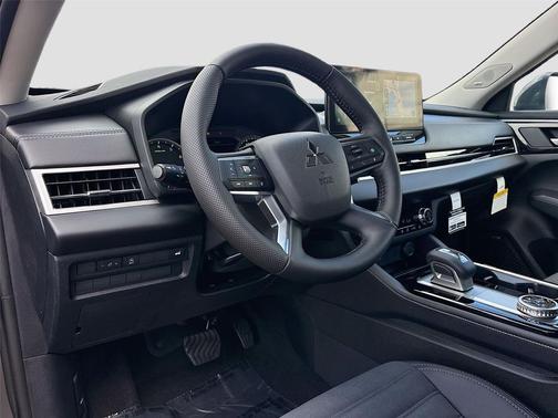 Graphite Gray 2026 Mitsubishi Outlander SE 1.5T 2WD