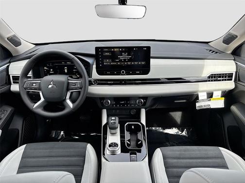 Moonstone Gray Metallic 2026 Mitsubishi Outlander SE