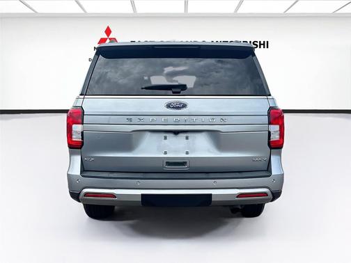 Iconic Silver Metallic 2024 Ford Expedition Max XLT