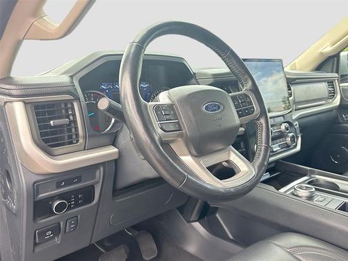 Iconic Silver Metallic 2024 Ford Expedition Max XLT