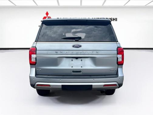 Iconic Silver Metallic 2024 Ford Expedition Max XLT