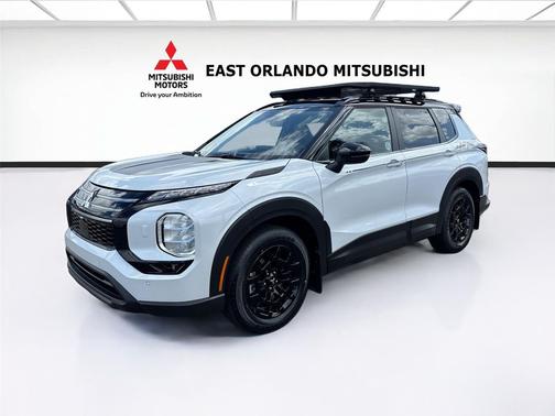 White Diamond With Black Roof 2026 Mitsubishi Outlander Trail Edition S-AWC