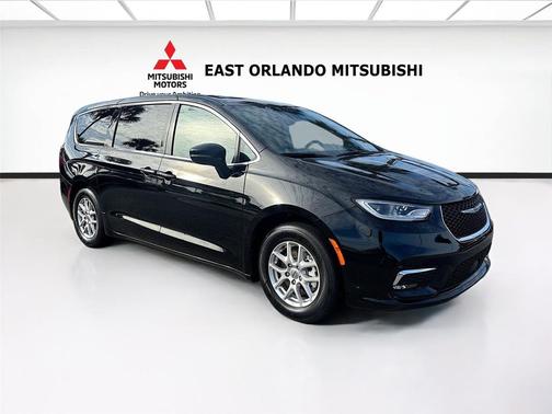 Diamond Black Crystal Pearlcoat 2025 Chrysler Pacifica L