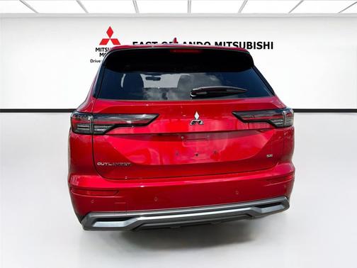 Red Diamond 2026 Mitsubishi Outlander SE 1.5T 2WD