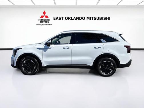 Glacial White Pearl 2025 Kia Sorento S