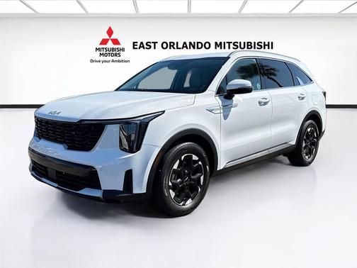 Glacial White Pearl 2025 Kia Sorento S