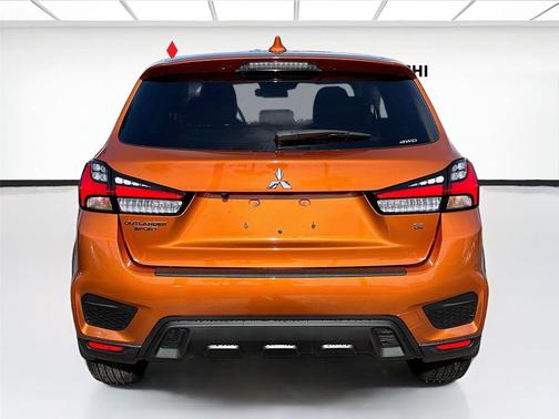 Sunshine Orange Metallic 2026 Mitsubishi Outlander Sport SE