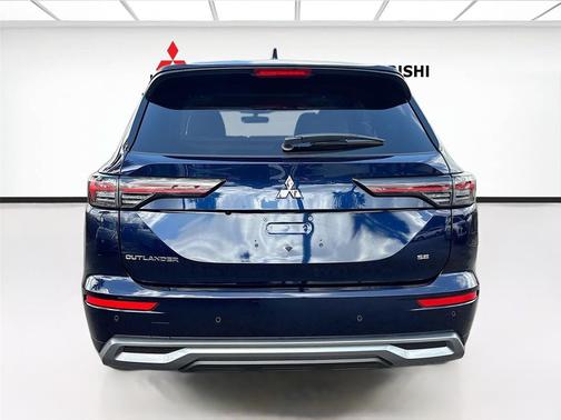 Cosmic Blue Metallic 2026 Mitsubishi Outlander SE 1.5T 2WD
