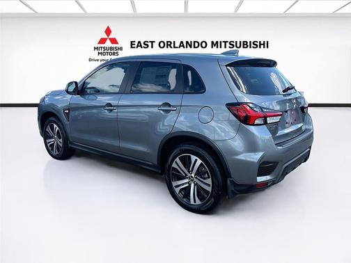 Mercury Gray Metallic 2026 Mitsubishi Outlander Sport 2.0 ES