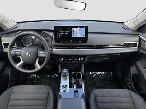 White Diamond With Black Roof 2026 Mitsubishi Outlander Trail Edition S-AWC