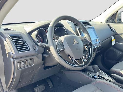 White Diamond 2026 Mitsubishi Outlander Sport SE