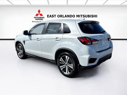 White Diamond 2026 Mitsubishi Outlander Sport SE