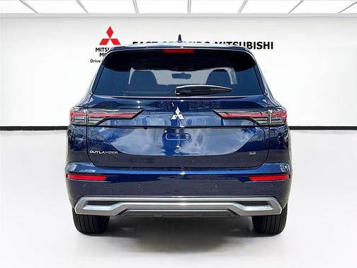 Cosmic Blue Metallic 2026 Mitsubishi Outlander SE 1.5T 2WD