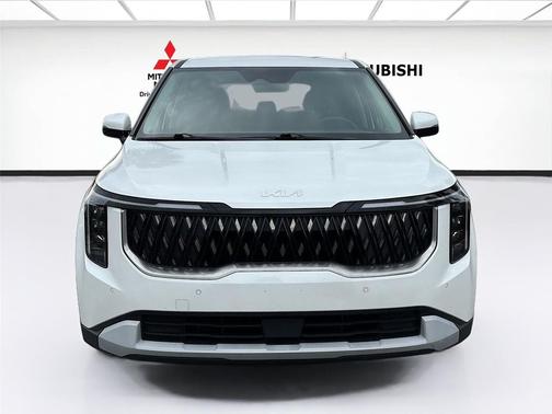 Snow White Pearl 2025 Kia Carnival LXS