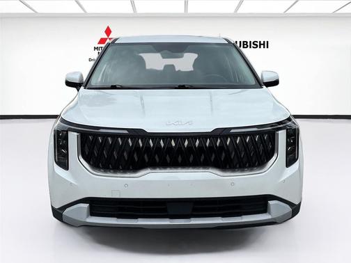 Snow White Pearl 2025 Kia Carnival LXS