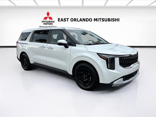 Snow White Pearl 2025 Kia Carnival LXS