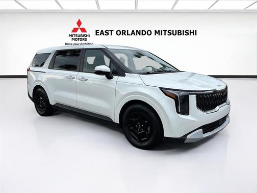 Snow White Pearl 2025 Kia Carnival LXS