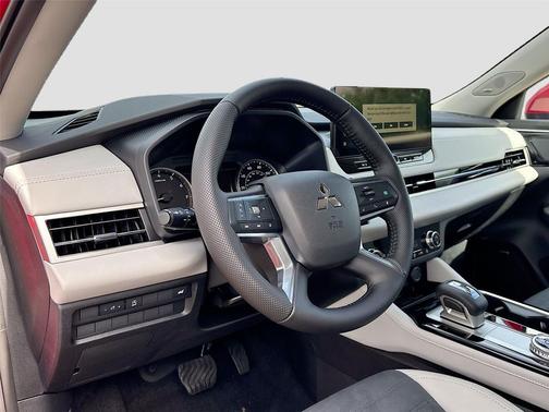 Red Diamond 2026 Mitsubishi Outlander SE 1.5T 2WD