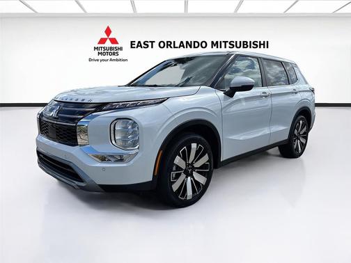 White Diamond 2026 Mitsubishi Outlander SE 1.5T 2WD