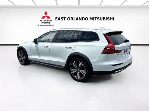 Crystal White Pearl 2025 Volvo V60 Cross Country Plus, B5 AWD Gas (mild hybrid)