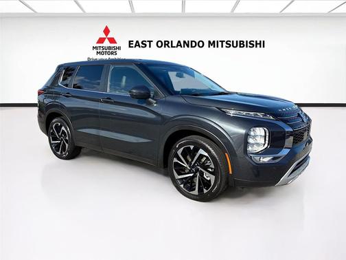 Graphite Gray 2024 Mitsubishi Outlander SE 2.5 2WD