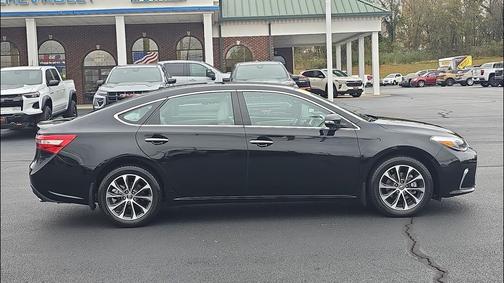 2018 Toyota Avalon XLE