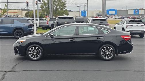 2018 Toyota Avalon XLE